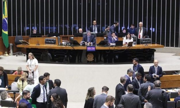 Câmara dos deputados aprova projeto de lei de castração química de pedófilos