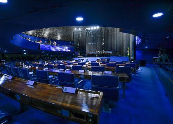 Senado vota nesta terça-feira regulamentação da IA e substituição de matrizes poluentes por fontes renováveis