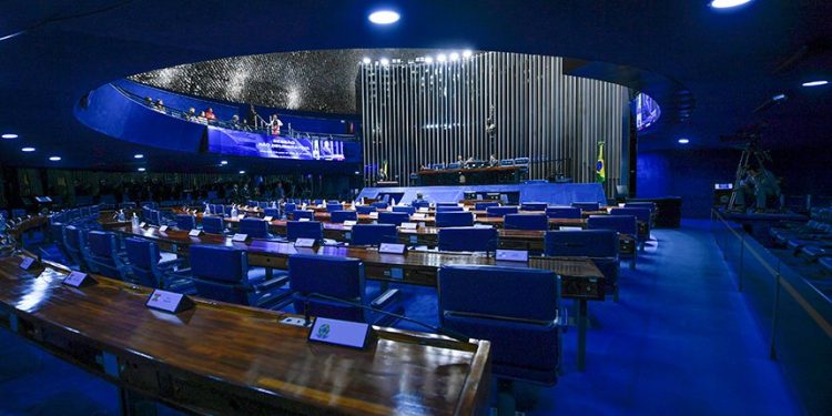 Senado vota nesta terça-feira regulamentação da IA e substituição de matrizes poluentes por fontes renováveis