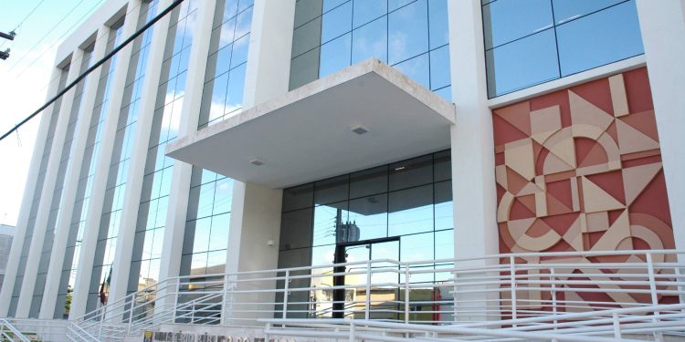 MP abre inquérito e apura se empresa utilizou documento falso em licitação para operação de Hospital Veterinário