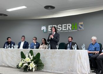 Durante posse do superintendente do HULW, autoridades agradecem a Veneziano por recursos aos HUs de todo o país