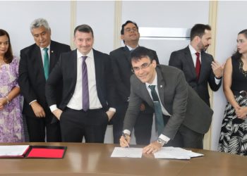 Procurador-geral de Justiça, do MPPB, Antônio Hortêncio, empossa 11 promotores promovidos