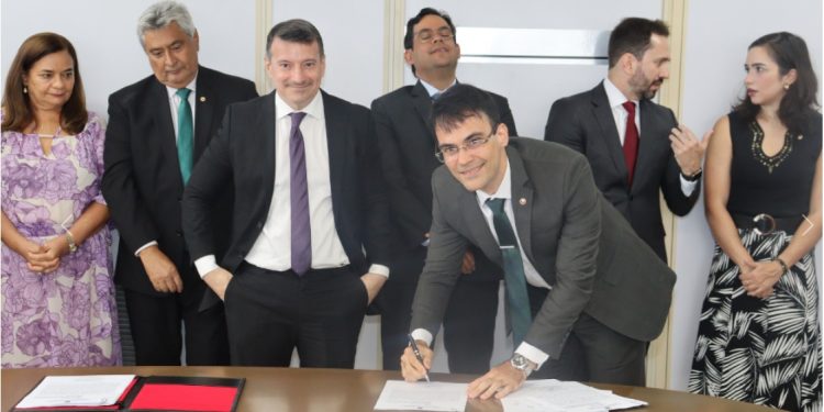 Procurador-geral de Justiça, do MPPB, Antônio Hortêncio, empossa 11 promotores promovidos