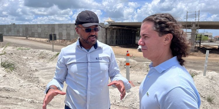 Veneziano inspeciona obras de viaduto em Campina Grande, constata ritmo acelerado e prevê inauguração de trechos