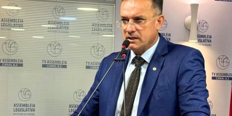 Deputado Sargento Neto diz que fala do governador sobre salários causou revolta entre os policiais