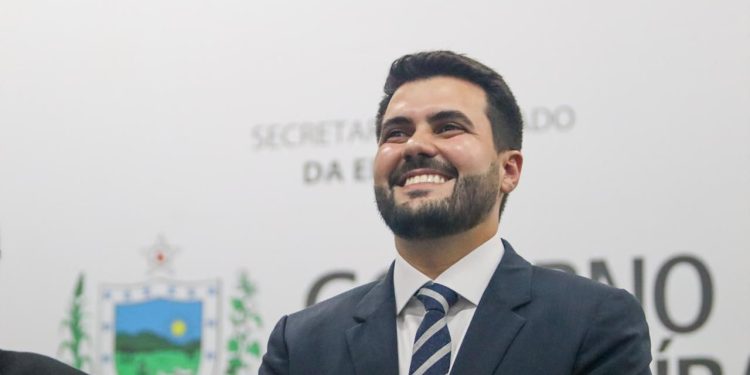 Secretário Wilson Filho destaca melhorias para os professores da rede estadual no início do ano letivo de 2025