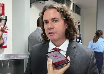 Veneziano anuncia habilitação de novas equipes de Saúde da Família e Bucal e ampliação de serviços para Campina Grande