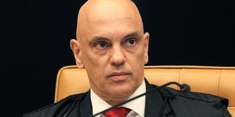 Alexandre de Moraes determina suspensão da plataforma Rumble, que havia processado o ministro do STF