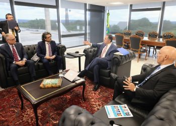 Gazeta traz detalhes da reunião da Comissão Internacional de Direitos Humanos com ministros Moraes e Barroso do STF