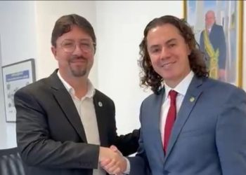 No Ministério da Saúde, Veneziano garante ampliação de serviços de atenção primária em 10 cidades paraibanas