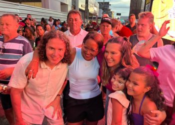 Veneziano prestigia Carnaval no Sertão, é recebido por lideranças e população e renova compromisso com municípios