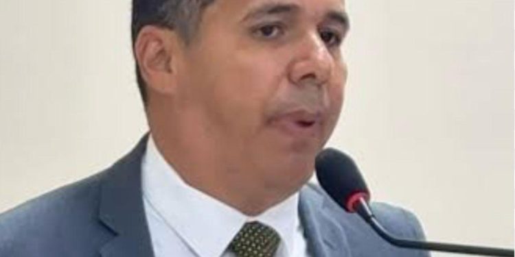 Justiça constata ilegalidade do presidente da Câmara de Conde e barra promulgação de lei que cria cargos no Poder Legislativo