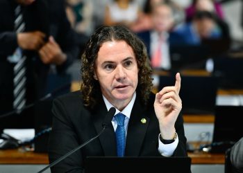 Veneziano cobra votação de punições a devedores contumazes: “a quem interessa que continuem a sangrar a economia do Brasil?”
