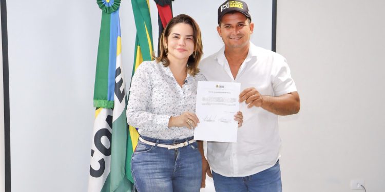 Após missão oficial para apresentar Conde em Portugal, prefeita Karla Pimentel reassume Prefeitura