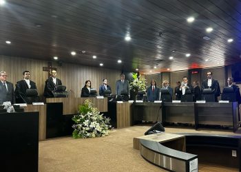 Veneziano prestigia posse dos desembargadores Oswaldo Trigueiro e Márcio Murilo, como presidente e vice do TRE-PB
