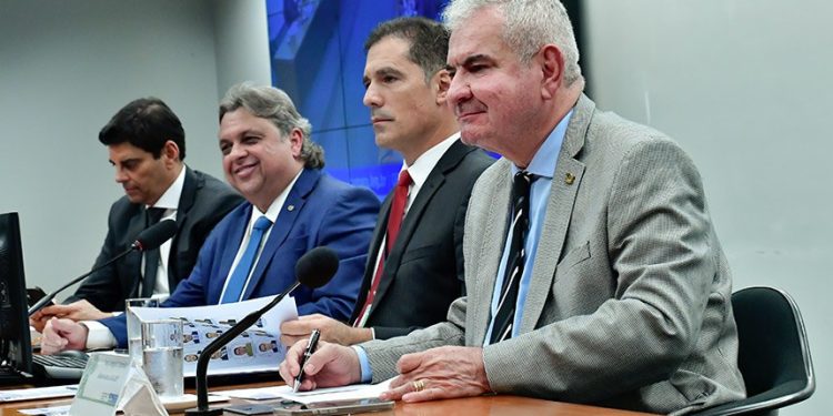 Comissão do Senado anuncia votação da Lei Orçamentária de 2025 na quarta-feira da próxima semana