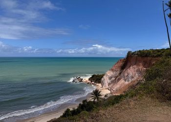 Ministério Público recomenda suspensão de obras viárias próximo a falésia da praia de Gramame, em João Pessoa