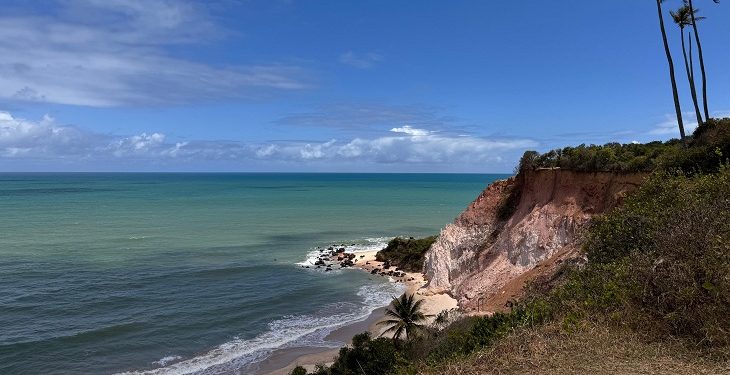 Ministério Público recomenda suspensão de obras viárias próximo a falésia da praia de Gramame, em João Pessoa