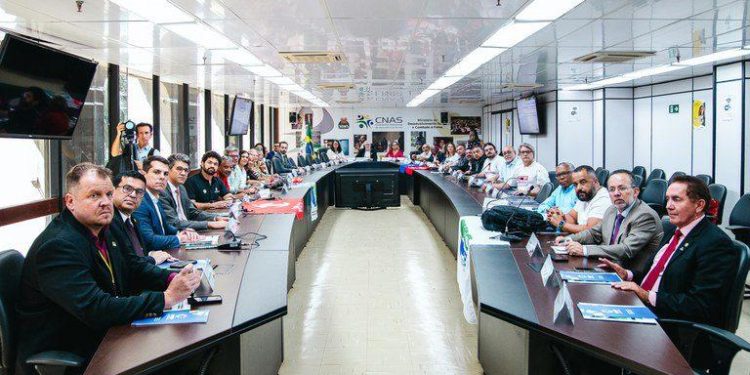 Governo e servidores federais retomam diálogo em 2025 e debatem emendas a MP sobre recomposição salarial