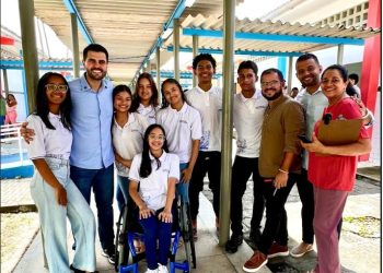 Wilson Filho visita escolas, dialoga com professores e alunos sobre necessidades e desafios pedagógicos