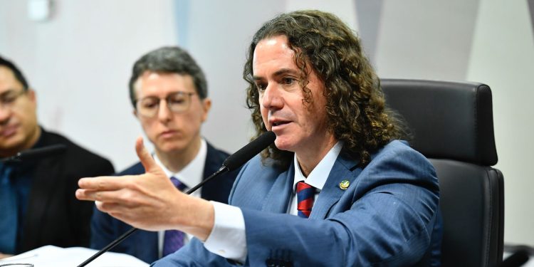 Líder da Maioria, Veneziano comenta posição do Senado sobre reciprocidade a tarifaço de Trump foi “firme, necessária e racional”*