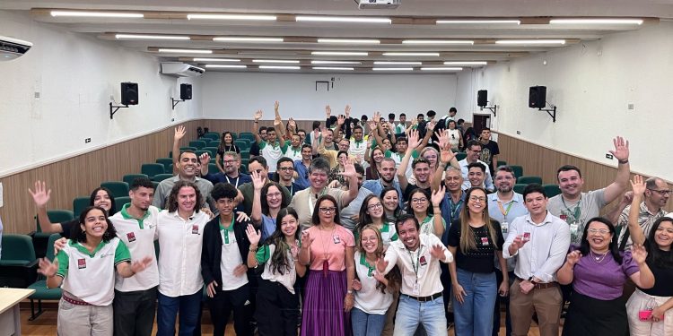 Ao lado de Ruy Carneiro, Veneziano constata necessidades no IFPB em João Pessoa e garante recursos