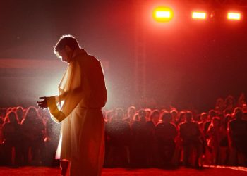 Grande público prestigia “Espetáculo Paixão de Cristo” realizado  pela Prefeitura de Conde com artistas locais