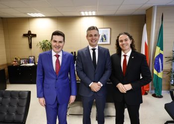 Veneziano apresenta demandas de cidades paraibanas durante audiência com ministro das Cidades, Jáder Filho