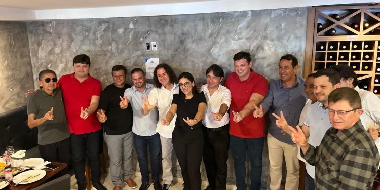 Prefeitos que compõem base política do deputado Taciano Diniz reafirmam apoio à reeleição de veneziano