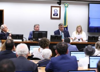 Conselho de Ética da Câmara Federal aprova cassação do mandato do deputado Glauber Braga, do Psol-RJ