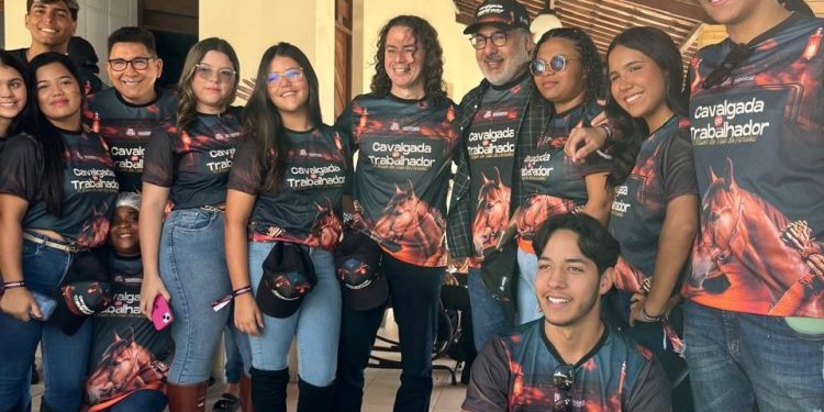 Durante Cavalgada do Trabalhador em Mogeiro, prefeito Antônio Ferreira, reafirma apoio à reeleição de Veneziano