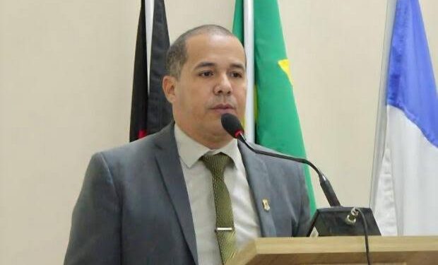 Manobra do presidente da Câmara de Conde prejudica votação de projeto que beneficiaria servidores públicos