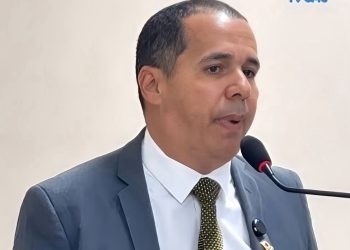 Após manobra contra projetos dos servidores, presidente da Câmara de Conde expulsa presidente do sindicato