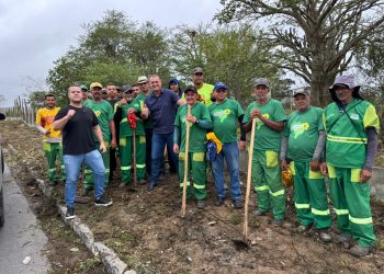 Sargento Neto homenageia garis e destaca parceria em reconhecimento nacional de sua gestão na Sesuma