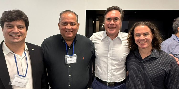 Veneziano cumpre agenda oficial do Senado no Japão e trata de inserções de novas tecnologias em sistemas de transporte público