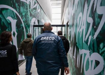 Operação do Gaeco cumpre mandado em casa de jogador da série A, suspeito de manipulação de resultados