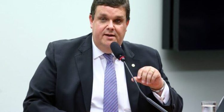 Comissão do Senado ouve ministro da Previdência sobre escândalo do assalto aos aposentados do INSS