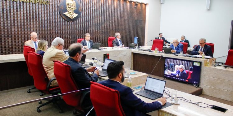 Com nome cotado para o Senado em 2026, João Azevedo tem contas aprovadas pelo Tribunal de Contas
