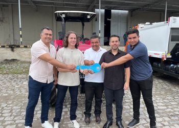 Veneziano entrega mais um conjunto de máquinas e beneficia Barra de Santa Rosa, Parari e Ibiara em parceria com a Codevasf