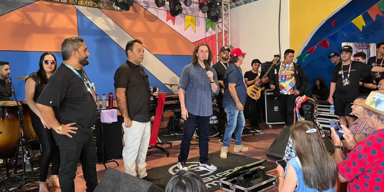 Criador da Vila do Artesão em Campina Grande, Veneziano é homenageado pela AMDE e por artesãos