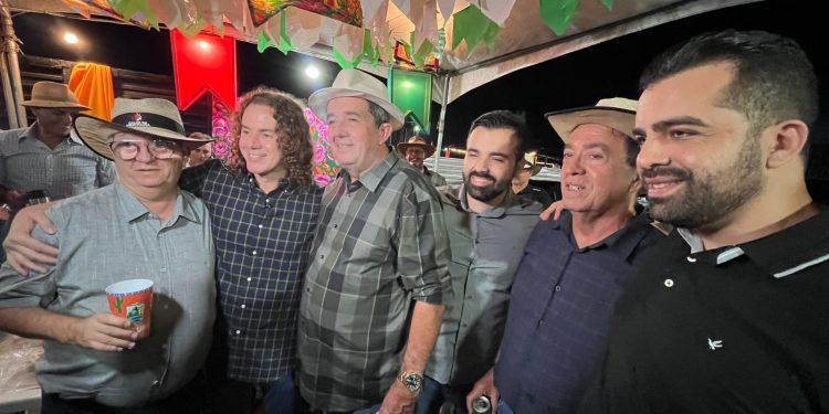 Veneziano prestigia festas de São Pedro em Sapé e Itatuba e reafirma compromisso com gestores e população