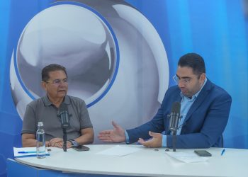 Durante visita ao Sertão, Adriano reafirma pré-candidatura, reforça defesa de Lula e lembra lealdade a João