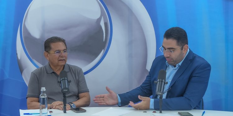 Durante visita ao Sertão, Adriano reafirma pré-candidatura, reforça defesa de Lula e lembra lealdade a João