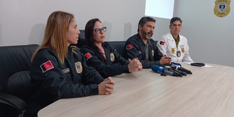 Reviravolta em caso de morte de casal após moto bater em poste, perícia revela que jovem que pilotava levou tiro na cabeça