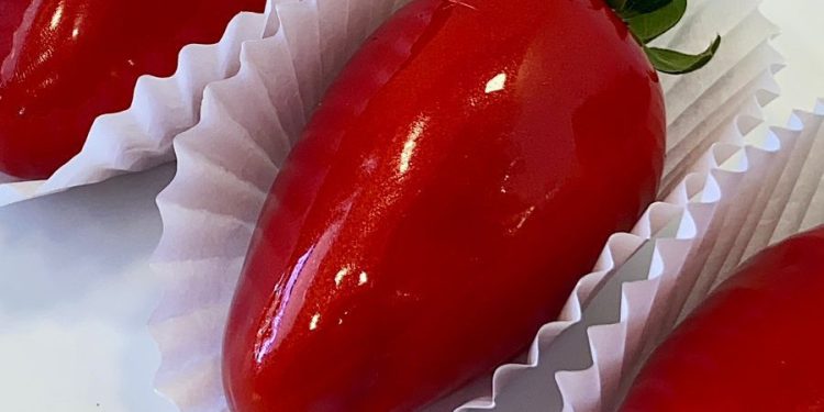 Sodiê Doces aposta na tendência dos “Morangos do Amor”, que viralizou nas redes sociais no país