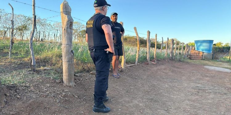 Operação da PF na Paraíba mira colônia de pescadores e fraude no cadastro para receber benefício do seguro defeso