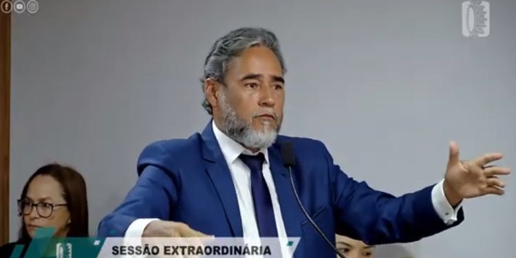Após TCE apontar irregularidades e reprovar, Câmara de Bayeux aprova contas de Luciene e Berg Lima
