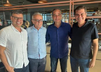 Durante encontro em João Pessoa, presidente nacional do Avante convida Cícero para ingressar no partido