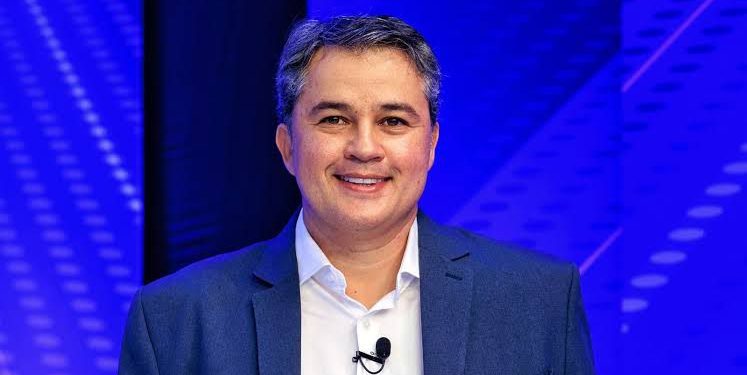 Senador Efraim Filho sobe e assume segundo lugar na disputa pelo Governo da Paraíba