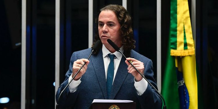 Veneziano enaltece investimentos do governo Lula em saúde, educação e casas do ‘Minha Casa, Minha Vida’ na Paraíba